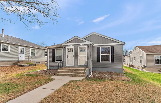 $1,905 | 1408 Lake Street Northeast, Hopkins, MN 55343