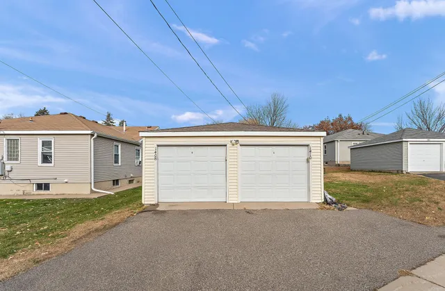 $1,950 | 1408 Lake Street Northeast, Hopkins, MN 55343