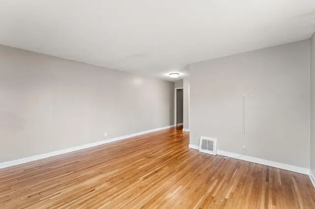 $1,905 | 1408 Lake Street Northeast, Hopkins, MN 55343