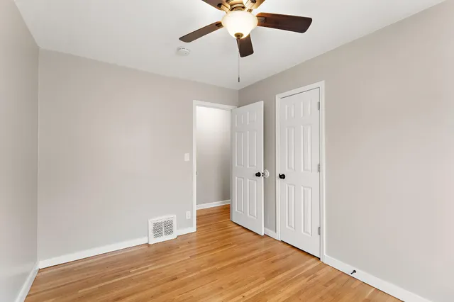 $1,905 | 1408 Lake Street Northeast, Hopkins, MN 55343