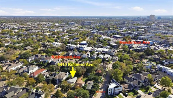 an aerial view of multiple house