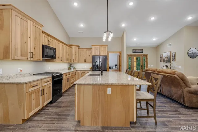 $999,900 | 10051 State Highway 32, Ste. Genevieve, MO 63670