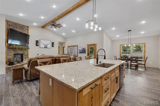 $999,900 | 10051 State Highway 32, Ste. Genevieve, MO 63670