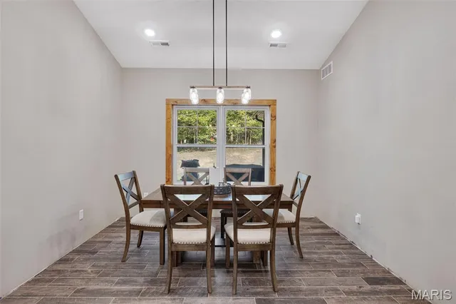 $999,900 | 10051 State Highway 32, Ste. Genevieve, MO 63670