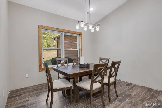 $999,900 | 10051 State Highway 32, Ste. Genevieve, MO 63670