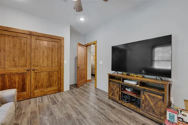 $999,900 | 10051 State Highway 32, Ste. Genevieve, MO 63670