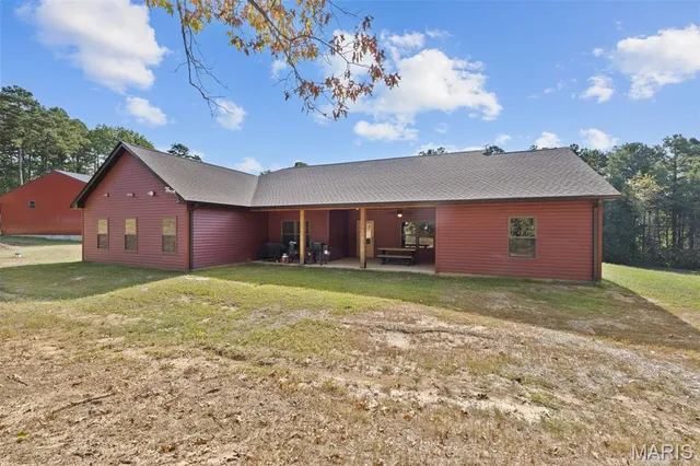 $999,900 | 10051 State Highway 32, Ste. Genevieve, MO 63670