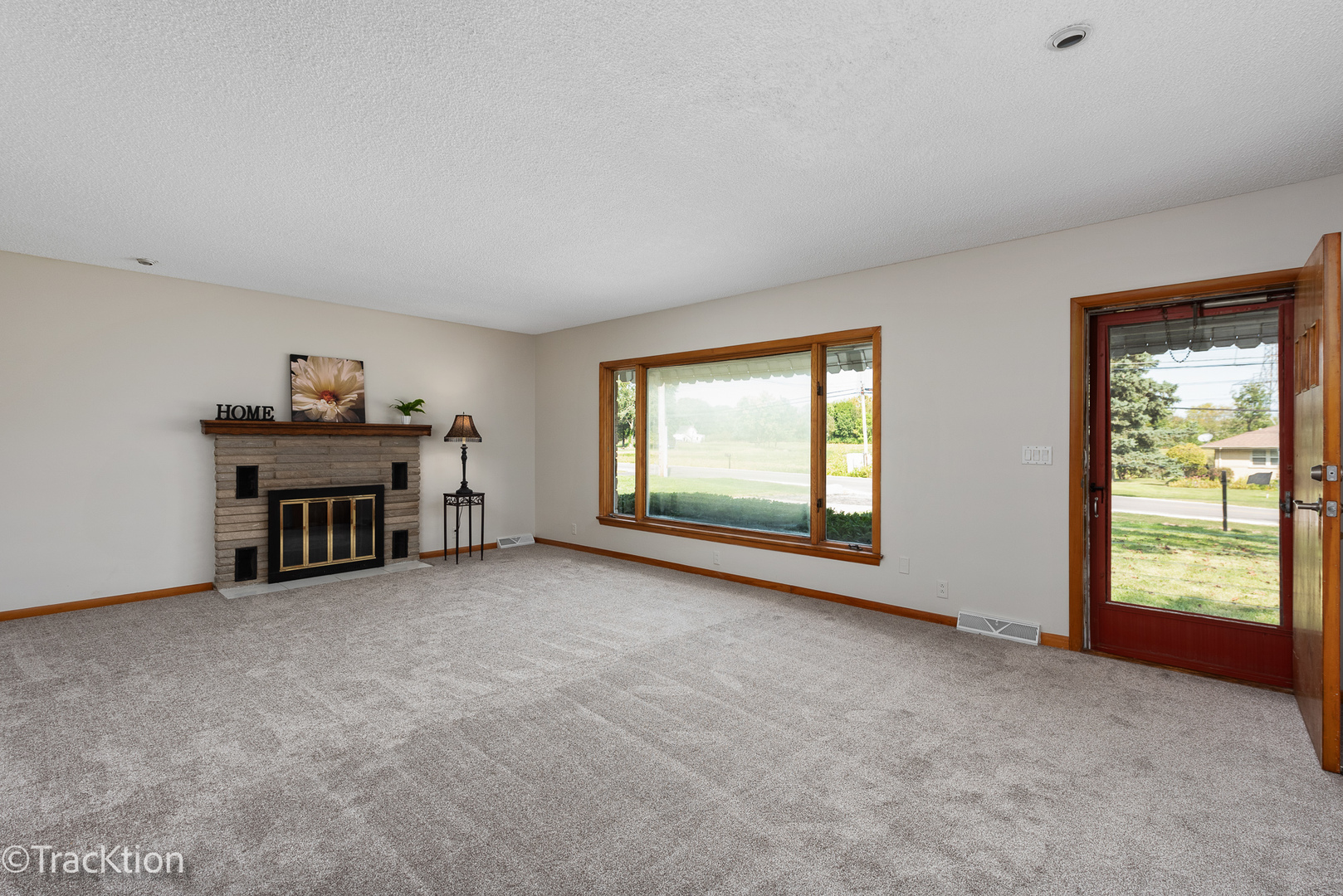 1055 Reckinger Road Aurora, IL 60505 - Photo 3 of 22 Gallery Image 3