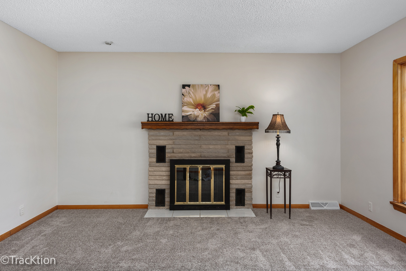 1055 Reckinger Road Aurora, IL 60505 - Photo 4 of 22 Gallery Image 4