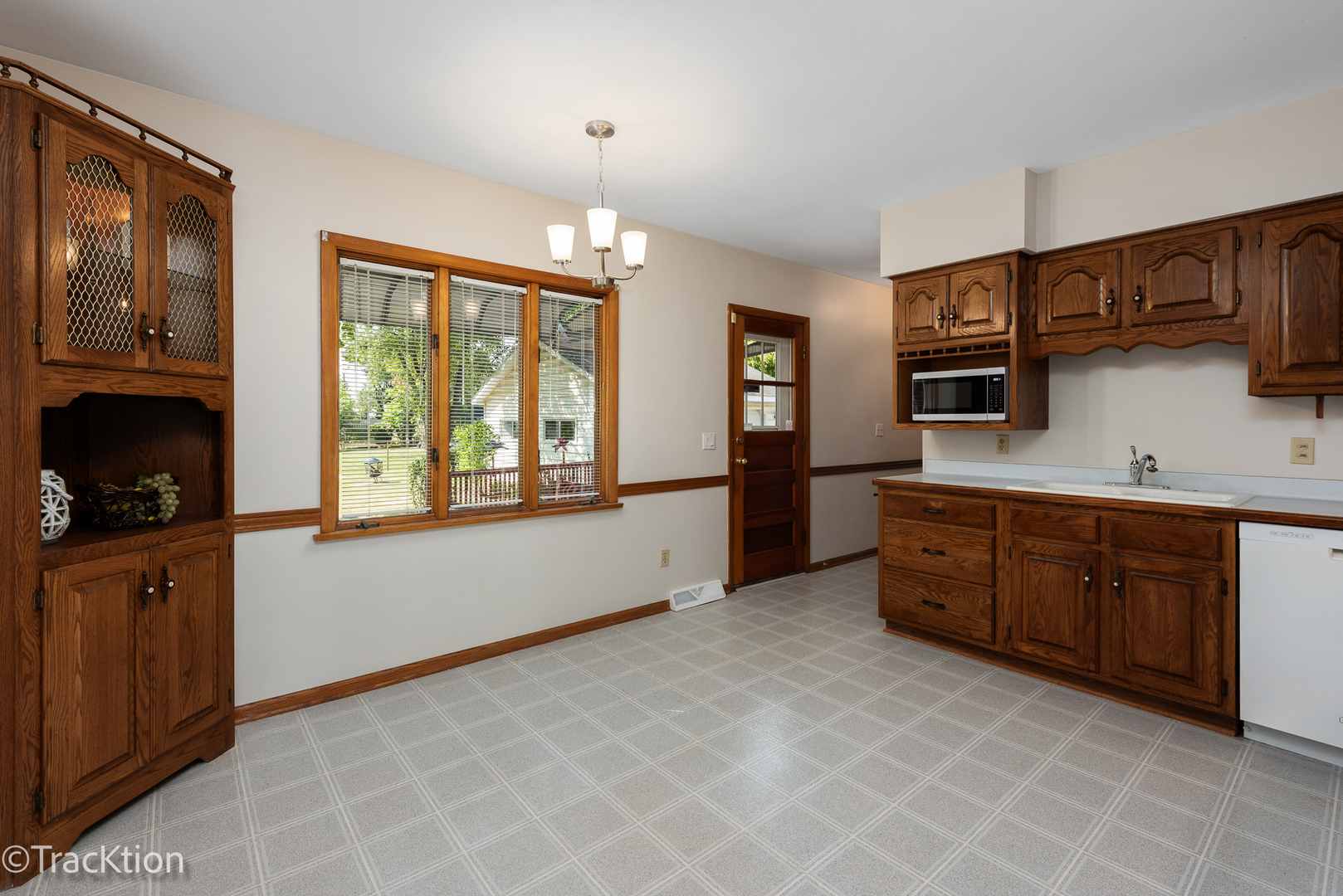 1055 Reckinger Road Aurora, IL 60505 - Photo 7 of 22 Gallery Image 7