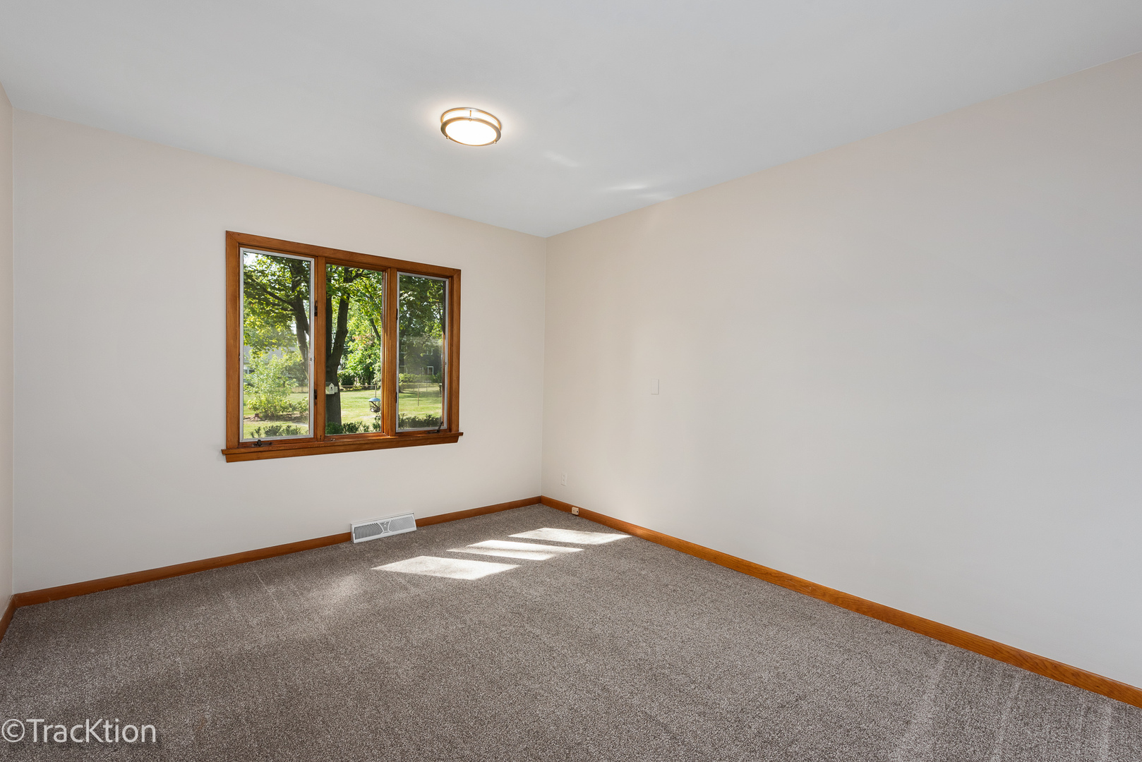 1055 Reckinger Road Aurora, IL 60505 - Photo 10 of 22 Gallery Image 10