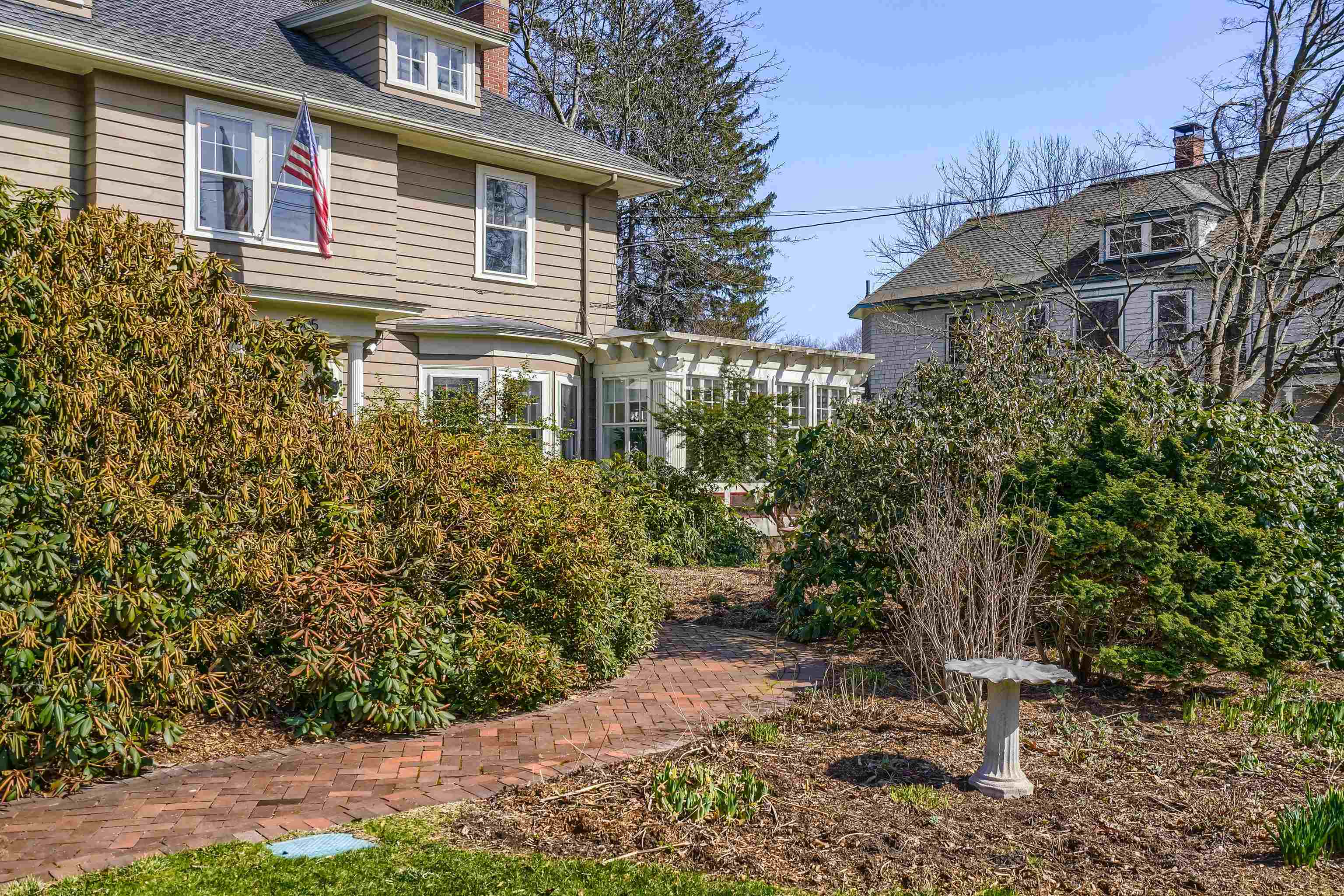 505 River Road Manchester, NH 03104 - Photo 3 of 40 Gallery Image 3