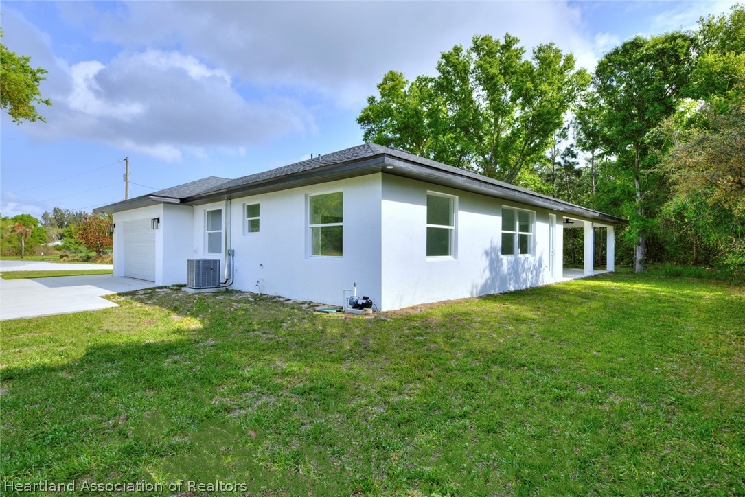 2011 West Falcon Road Avon Park, FL 33825 - Photo 33 of 40