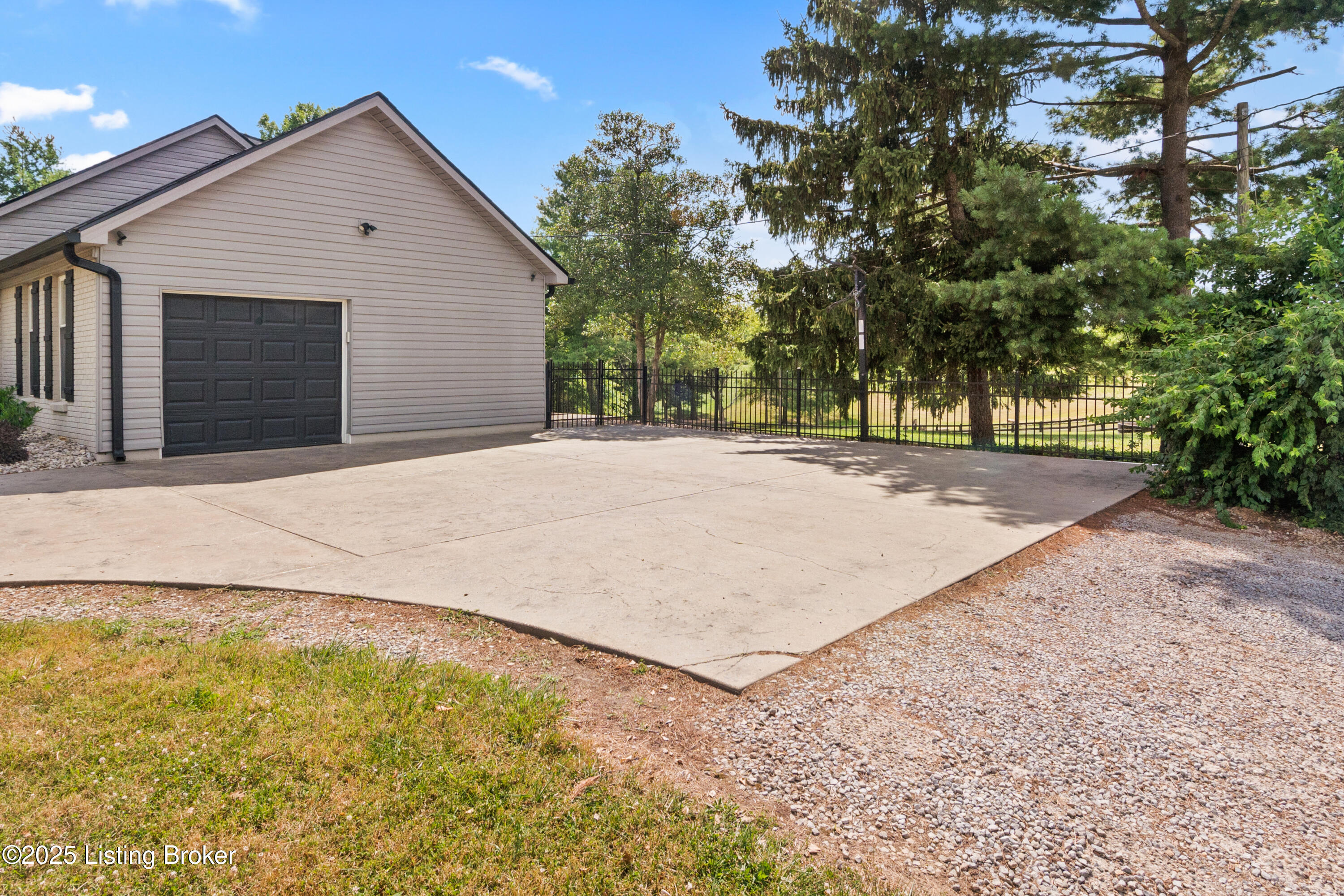 722 Old Bloomfield Road Bardstown, KY 40004 - Photo 5 of 74 722OldBloomfieldRd-5