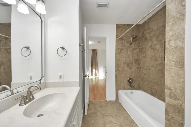 $2,300 | 10743 Boardwalk Street, Houston, TX 77042