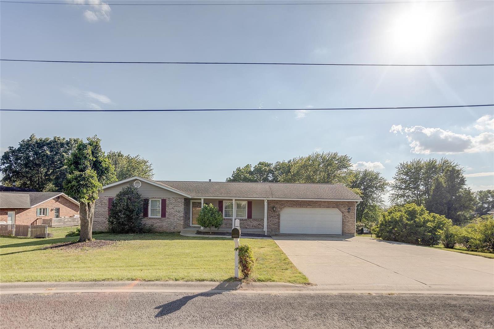 259 South Breidecker Street Columbia, IL 62236 - Photo 1 of 51 Gallery Image 1