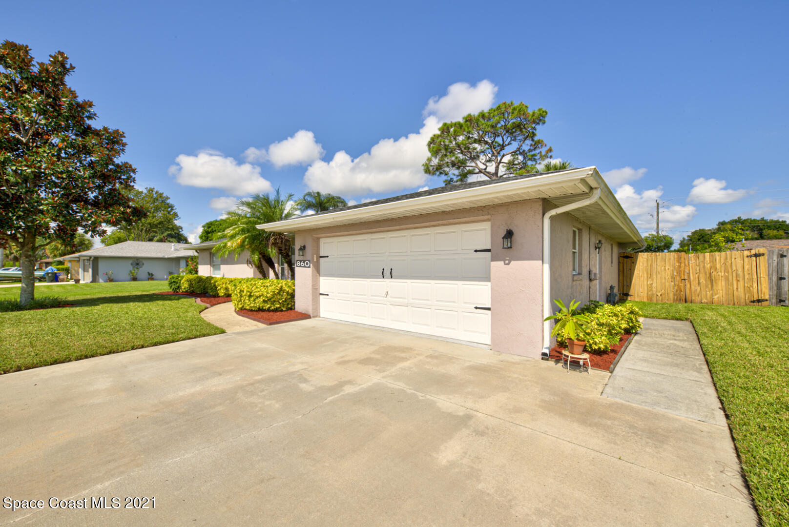 860 Croton Road Rockledge, FL 32955 - Photo 2 of 24 front of house right