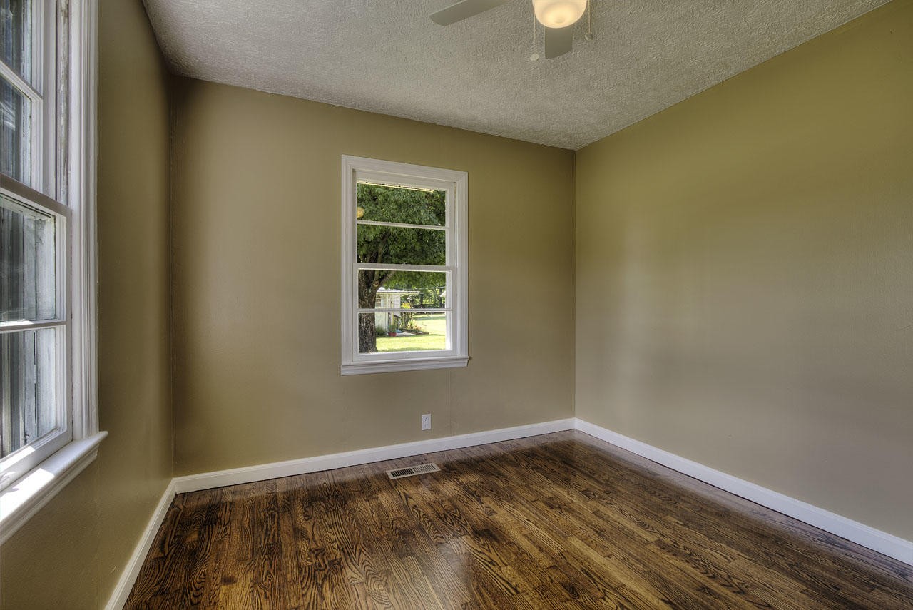 102 Stephens Road Greenback, TN 37742 - Photo 24 of 31 a view of an empty room and window