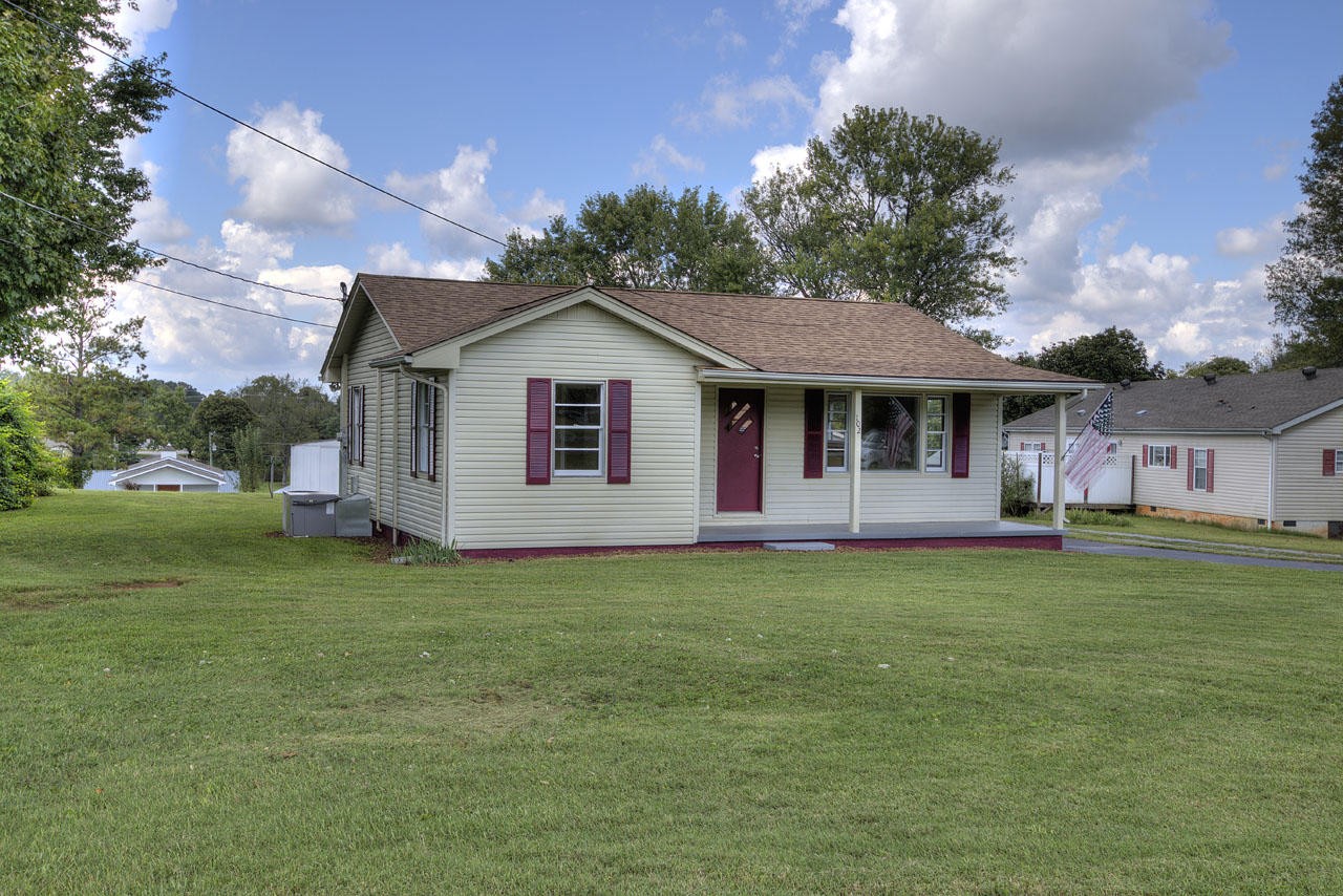 102 Stephens Road Greenback, TN 37742 - Photo 30 of 31 a front view of a house with garden