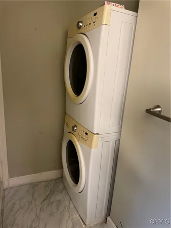 $1,300 | 28 Mcharrie Street, Van Buren, NY 13027