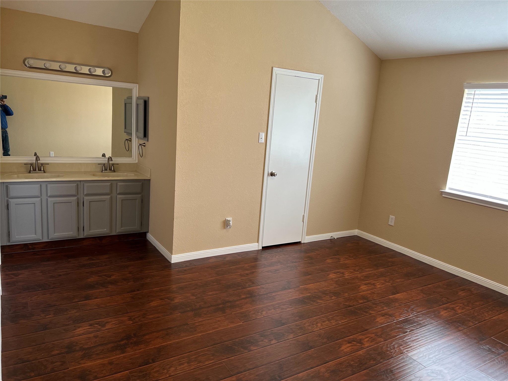 711 Pigeon Forge Road Pflugerville, TX 78660 - Photo 4 of 9