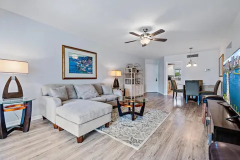 $294,500 | 6 Garden Street, Unit 205P, Tequesta, FL 33469