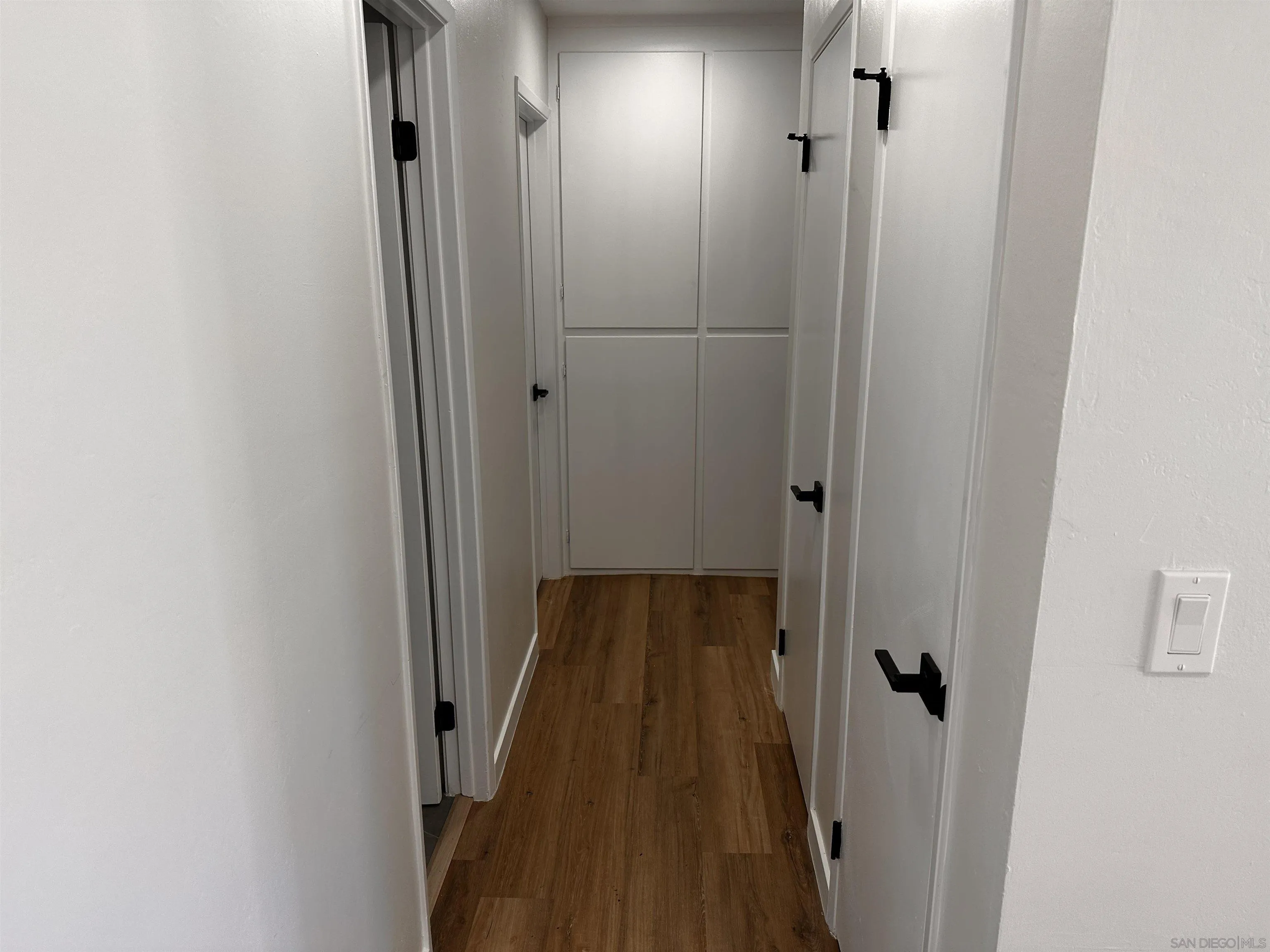 12733 McFeron Road Poway, CA 92064 - Photo 13 of 69 a view of a hallway