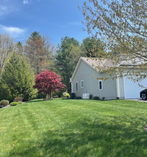 136 Country Meadow Drive Glocester, RI 02814 - Photo 3 of 18