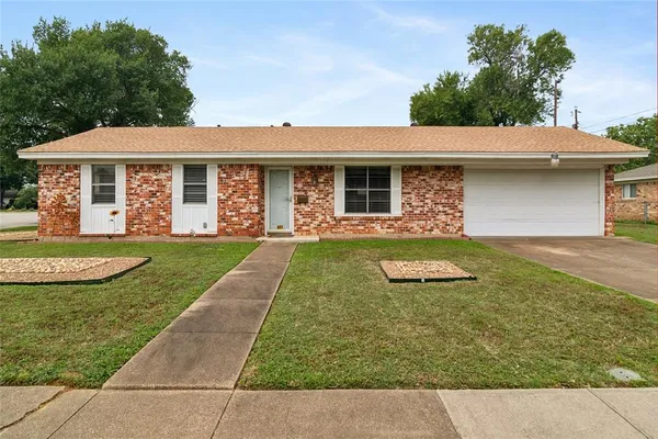 $295,000 | 937 Patricia Street, Irving, TX 75060