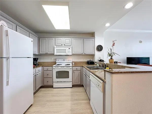 $219,900 | 13415 Blue Heron Beach Drive, Unit 106, Orlando, FL 32821