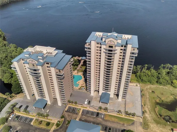 $219,900 | 13415 Blue Heron Beach Drive, Unit 106, Orlando, FL 32821