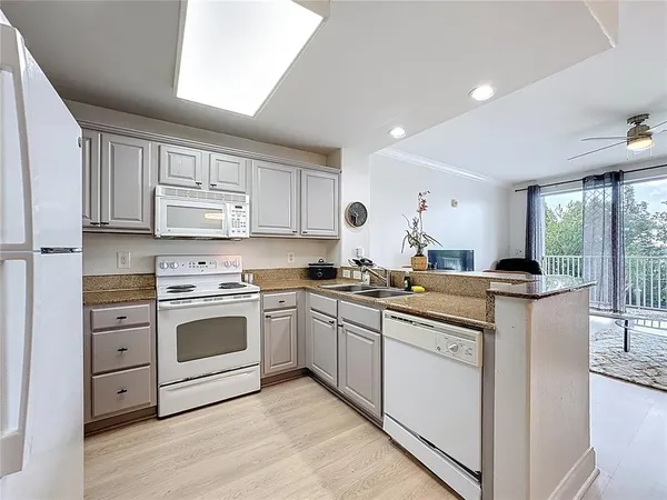 $219,900 | 13415 Blue Heron Beach Drive, Unit 106, Orlando, FL 32821