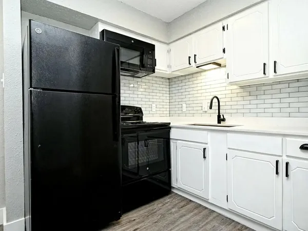 $600 | 1720 Wooten Park Drive, Unit 113, Austin, TX 78757