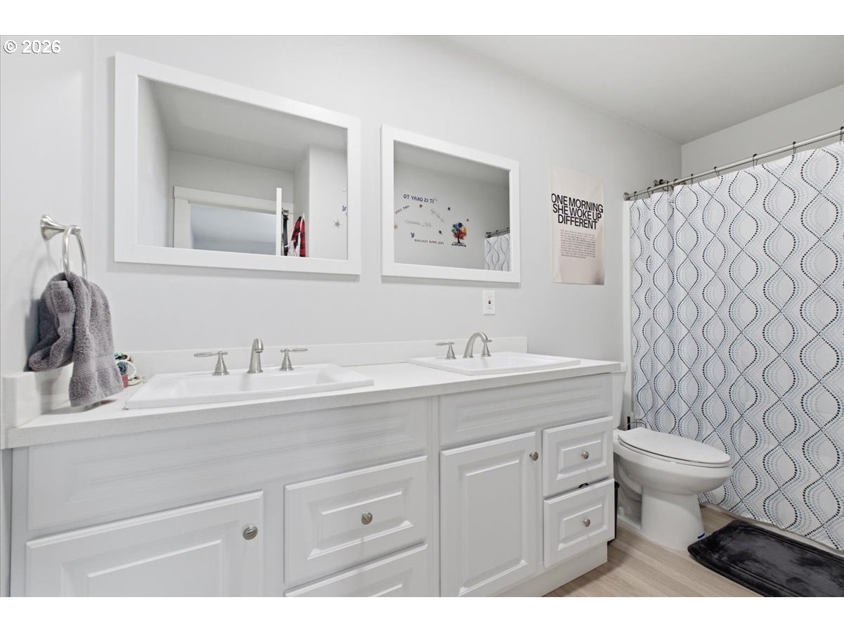 847 West Oak Street Lebanon, OR 97355 - Photo 14 of 48