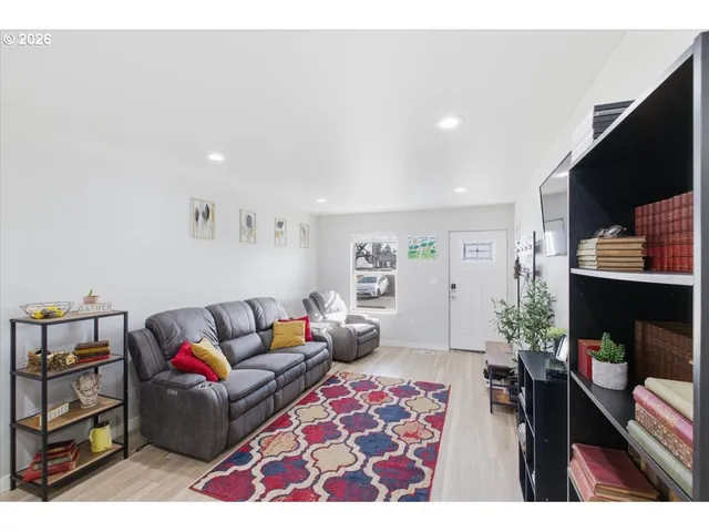 $615,000 | 847 West Oak Street, Lebanon, OR 97355