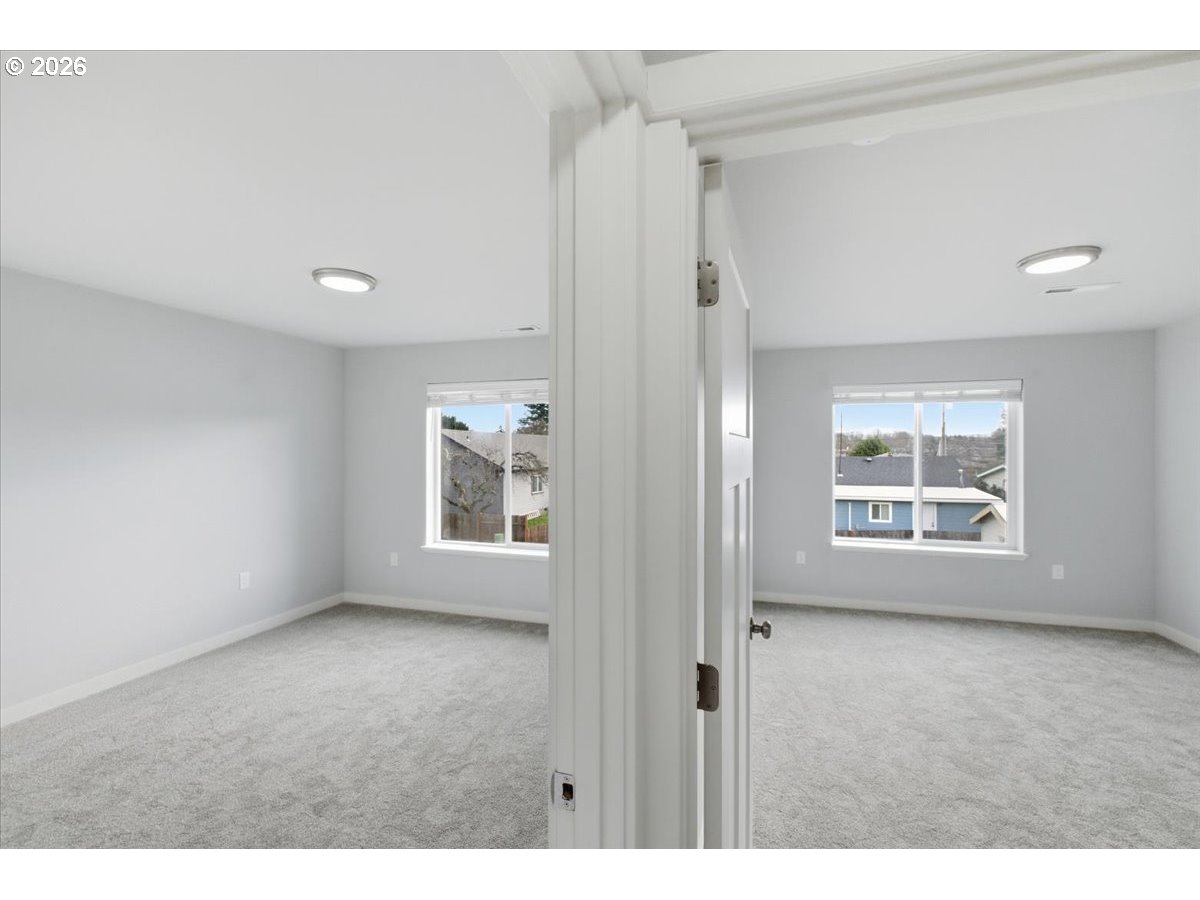 847 West Oak Street Lebanon, OR 97355 - Photo 40 of 48