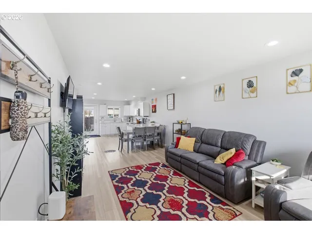 $615,000 | 847 West Oak Street, Lebanon, OR 97355