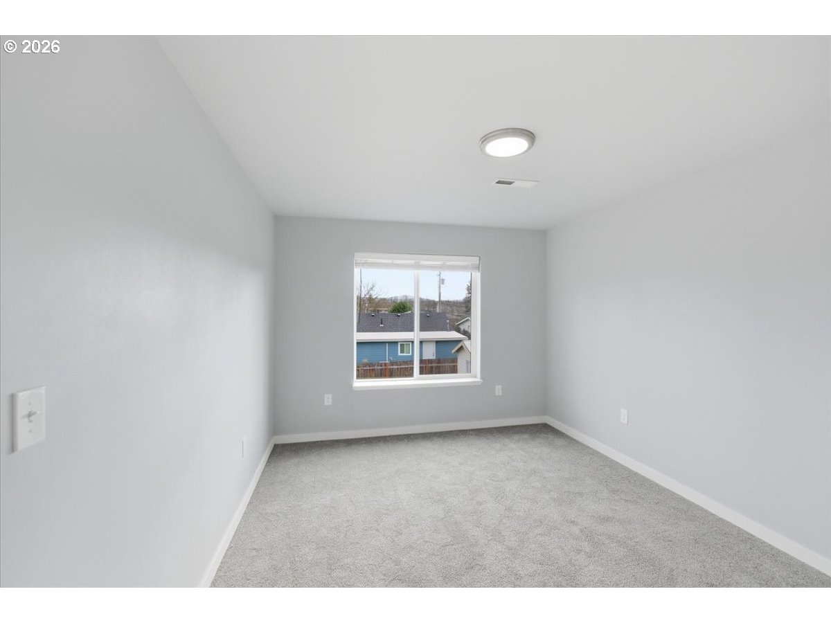 847 West Oak Street Lebanon, OR 97355 - Photo 41 of 48