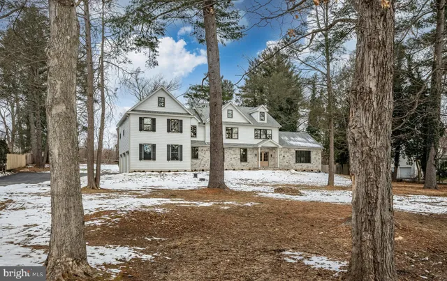 $2,695,000 | 1427 Sugartown Road, Berwyn, PA 19301