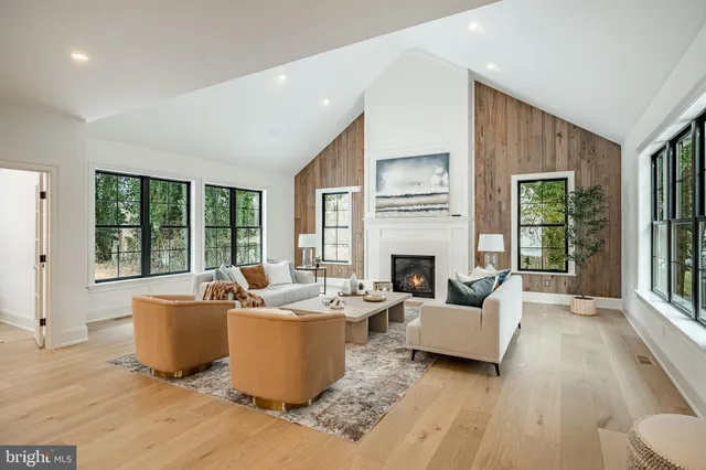 $2,695,000 | 1427 Sugartown Road, Berwyn, PA 19301