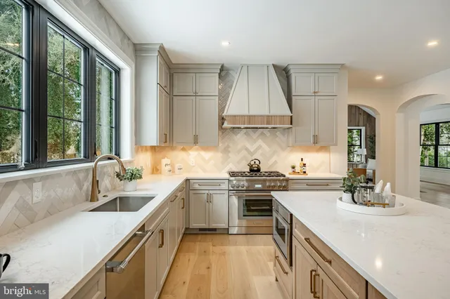 $2,695,000 | 1427 Sugartown Road, Berwyn, PA 19301