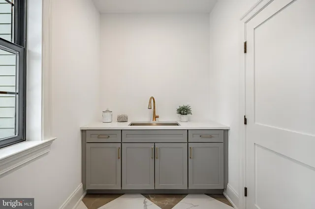 $2,695,000 | 1427 Sugartown Road, Berwyn, PA 19301