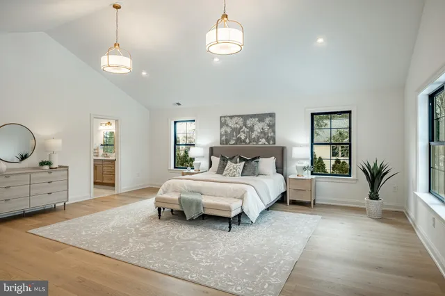 $2,695,000 | 1427 Sugartown Road, Berwyn, PA 19301