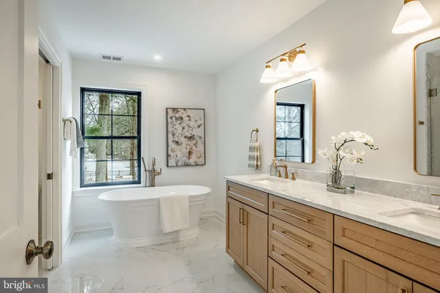 $2,695,000 | 1427 Sugartown Road, Berwyn, PA 19301