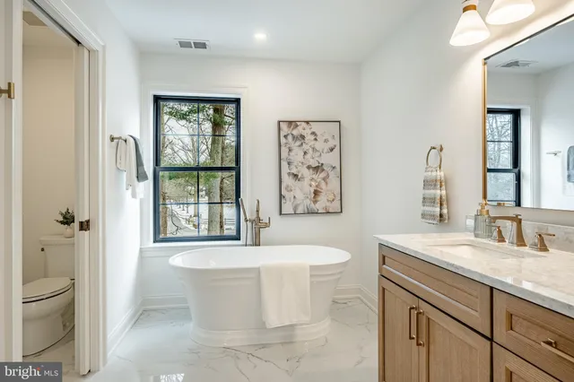 $2,695,000 | 1427 Sugartown Road, Berwyn, PA 19301