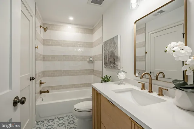 $2,695,000 | 1427 Sugartown Road, Berwyn, PA 19301