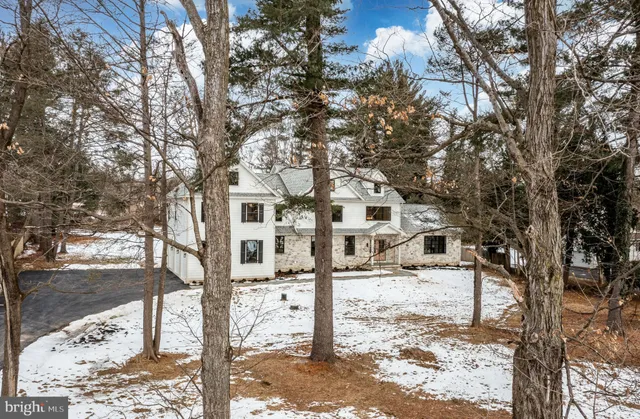 $2,695,000 | 1427 Sugartown Road, Berwyn, PA 19301