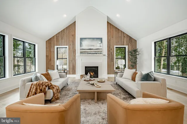 $2,695,000 | 1427 Sugartown Road, Berwyn, PA 19301