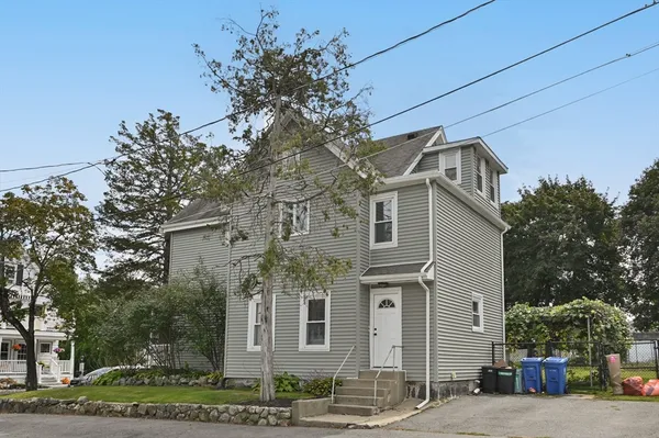 $2,900 | 7 Perham Street, Unit 2, Wakefield, MA 01880