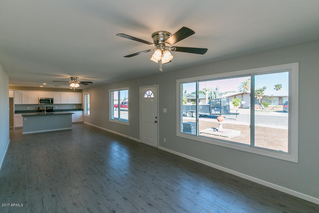 2301 West Wethersfield Road Phoenix, AZ 85029 - Photo 6 of 26 10467 (3 of 28)